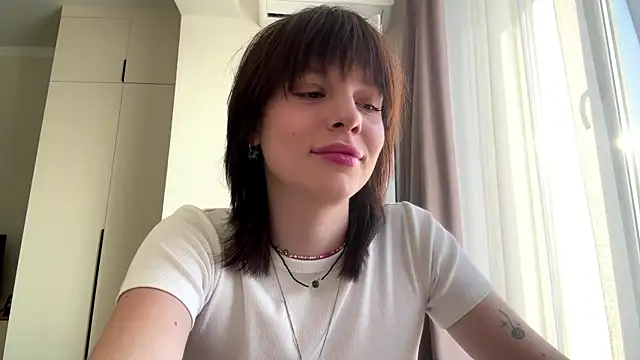 LollySimes online show from November 2025 09:21:01 AM