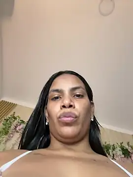 Snapshot of ArielleMillerr- chatting on February 2026 05:49:02 PM ArielleMillerr- online show from February 2026 05:49:02 PM