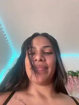 Snapshot of ArielleMillerr- chatting on February 2026 05:35:01 PM ArielleMillerr- online show from February 2026 05:35:01 PM