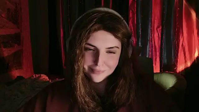 Snapshot of DaraSecret chatting on November 2025 10:03:02 PM DaraSecret online show from November 2025 10:03:02 PM