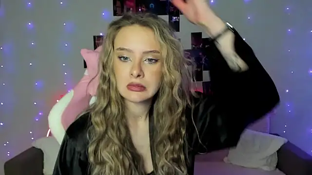 Suzie Q69 online show from November 2025 08:51:05 AM