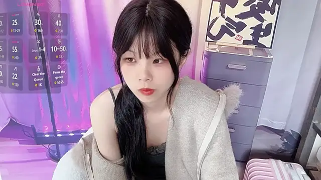 bunny-- online show from December 2025 05:04:02 AM