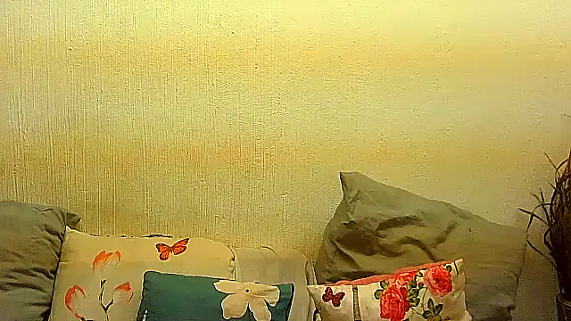 Snapshot of BrunetteNaomi8 chatting on July 2026 08:33:02 PM BrunetteNaomi8 online show from July 2026 08:33:02 PM