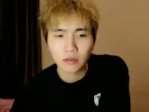 Snapshot of Juhone chatting on April 2026 05:02:02 PM Juhone online show from April 2026 05:02:02 PM