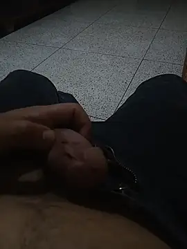 Snapshot of ouchenshadow2975 chatting on November 2025 04:29:02 PM ouchenshadow2975 online show from November 2025 04:29:02 PM