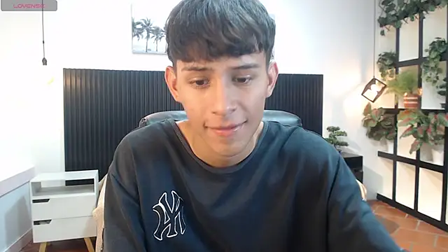 DraxBlade09 online show from December 2025 08:04:01 PM