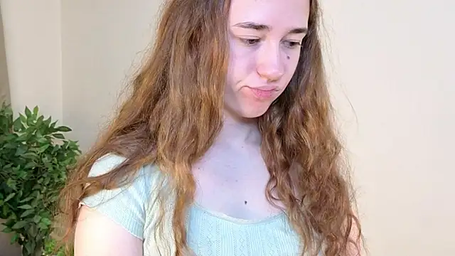 SudieNatera online show from November 2025 05:19:02 AM