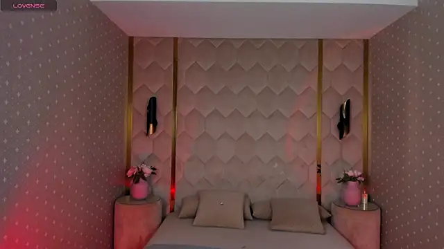 Snapshot of Even_Vrot chatting on November 2025 08:19:01 PM Even Vrot online show from November 2025 08:19:01 PM