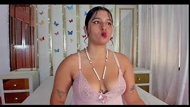 Snapshot of MeganBrounette chatting on December 2025 02:11:01 PM MeganBrounette online show from December 2025 02:11:01 PM