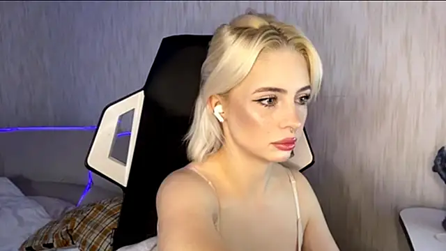 DayleSileo online show from November 2025 10:15:01 AM