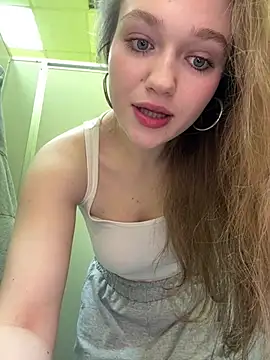 Snapshot of RussianWoman chatting on January 2026 03:33:01 AM RussianWoman online show from January 2026 03:33:01 AM