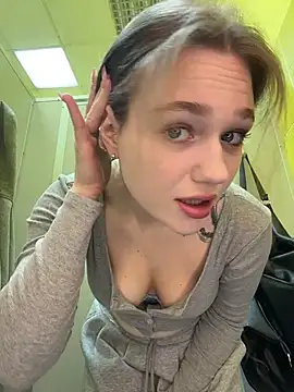 Snapshot of RussianWoman chatting on February 2026 09:43:01 AM RussianWoman online show from February 2026 09:43:01 AM