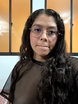 Snapshot of hannah__pavan chatting on December 2025 05:51:02 PM hannah pavan online show from December 2025 05:51:02 PM