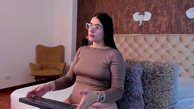 Snapshot of AnastasiiaStelee chatting on November 2025 08:11:01 PM AnastasiiaStelee online show from November 2025 08:11:01 PM