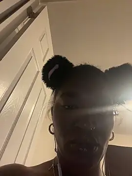 Snapshot of LelaniRose chatting on December 2025 03:03:01 AM LelaniRose online show from December 2025 03:03:01 AM