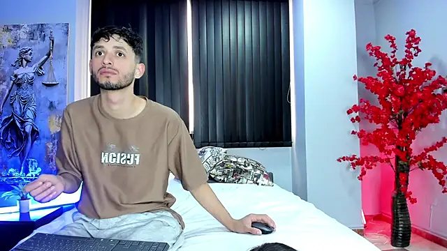 dracke and zara online show from April 2026 01:17:02 PM