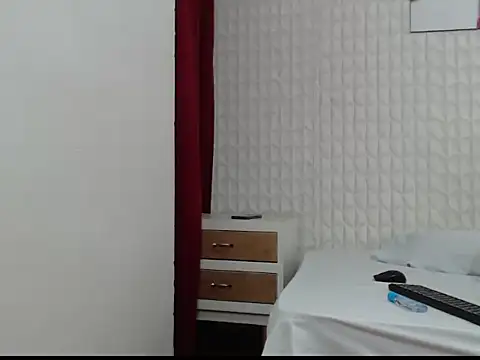 Snapshot of Violeta_DAmore chatting on November 2025 07:04:02 PM Violeta DAmore online show from November 2025 07:04:02 PM