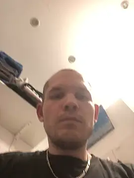 Spielzeugtwink online show from March 2026 07:17:01 PM