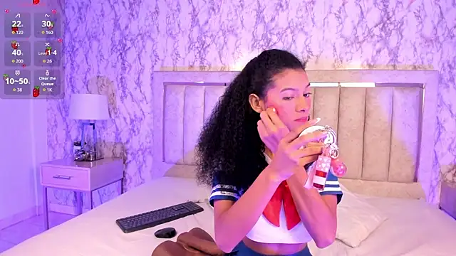 Valeskaa  online show from December 2025 12:32:01 PM