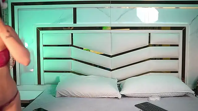 luciana agudelo online show from December 2025 07:19:02 PM