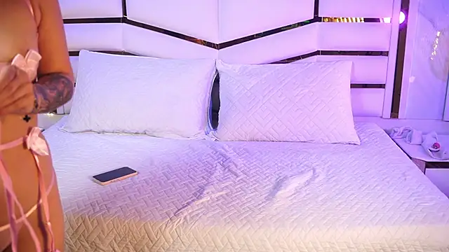 luciana agudelo online show from December 2025 07:43:02 PM