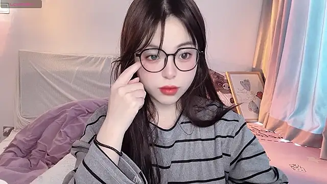 Snapshot of -Angela chatting on November 2025 04:26:02 AM -Angela online show from November 2025 04:26:02 AM