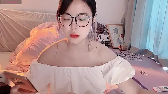 Snapshot of -Angela chatting on February 2026 04:07:01 AM -Angela online show from February 2026 04:07:01 AM