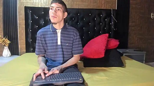 Snapshot of yeikoox chatting on November 2025 03:20:02 AM yeikoox online show from November 2025 03:20:02 AM