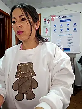 JustSamantha  online show from February 2026 12:32:02 PM