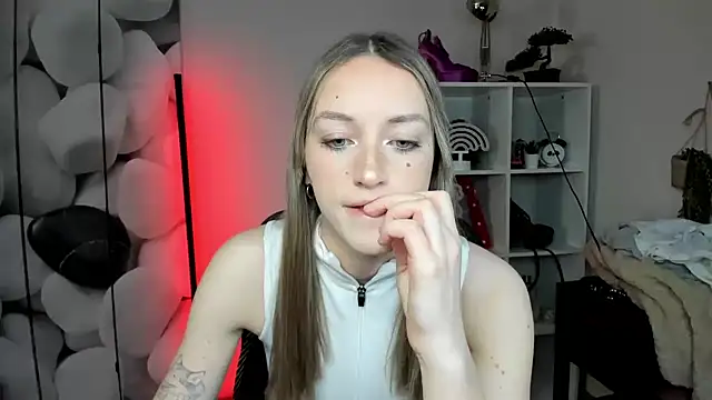 EvelynBlond online show from January 2026 01:37:02 PM