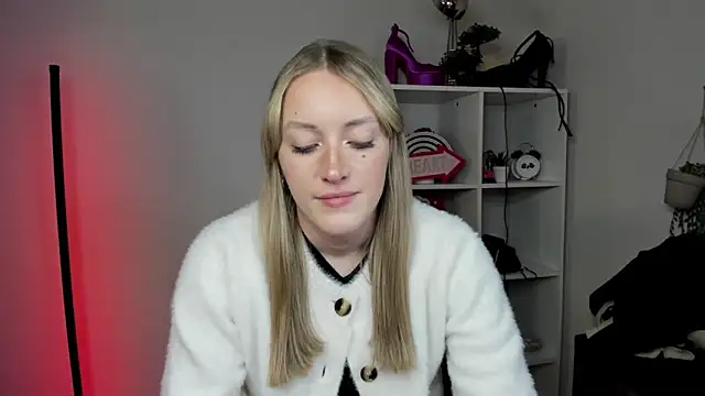 EvelynBlond online show from March 2026 06:24:02 PM