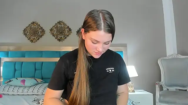 Snapshot of LiiaVelvet chatting on December 2025 02:06:02 AM LiiaVelvet online show from December 2025 02:06:02 AM