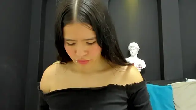 Snapshot of emilyrousee01 chatting on April 2026 07:00:01 PM emilyrousee01 online show from April 2026 07:00:01 PM