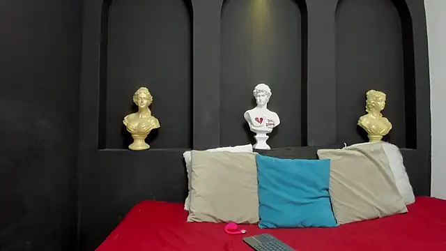 Snapshot of emilyrousee01 chatting on April 2026 06:52:01 PM emilyrousee01 online show from April 2026 06:52:01 PM