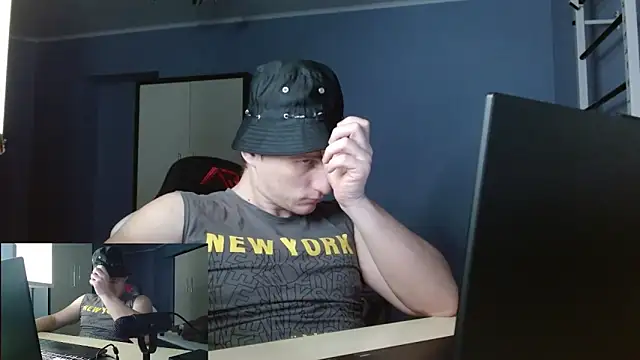 Poliglotjoe1 online show from February 2026 09:22:02 PM