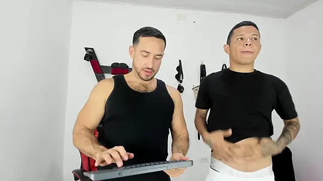 Snapshot of RoughSex_and_BDSM chatting on November 2025 03:28:02 AM RoughSex and BDSM online show from November 2025 03:28:02 AM