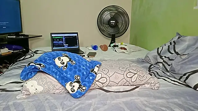 nelielg6 online show from February 2026 08:47:01 PM