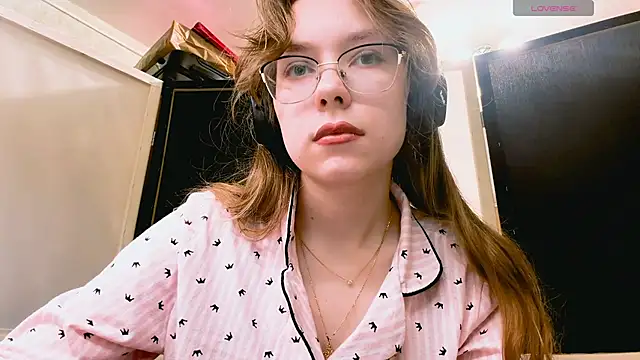 LouettaTornese online show from November 2025 01:00:02 PM