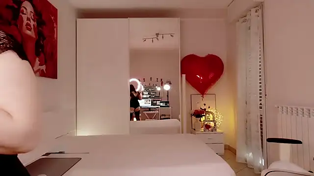 FlirtyFox  online show from February 2026 03:24:02 PM