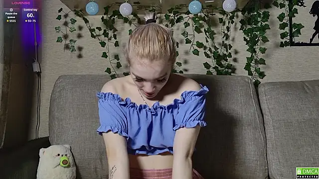 Megan Lora online show from March 2026 01:02:01 AM