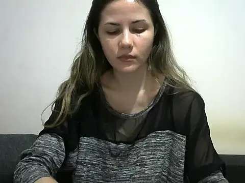 Snapshot of Erii18 chatting on November 2025 11:24:02 AM Erii18 online show from November 2025 11:24:02 AM