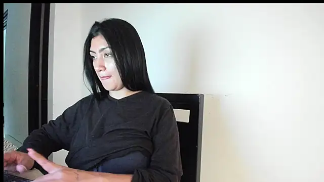 Snapshot of miabelmonte chatting on November 2025 05:15:02 PM miabelmonte online show from November 2025 05:15:02 PM