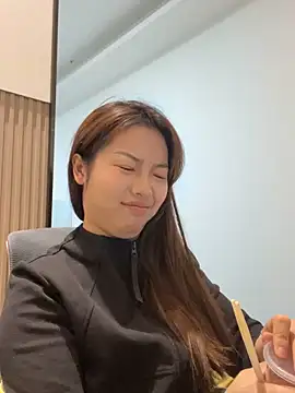 GYYoo online show from November 2025 05:31:01 AM