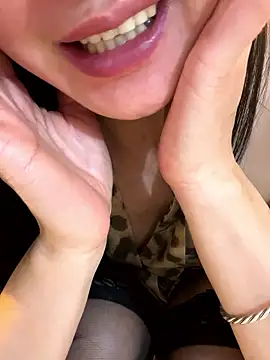 Snapshot of mitao_xx chatting on January 2026 02:44:02 PM mitao xx online show from January 2026 02:44:02 PM