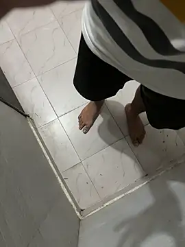 Snapshot of KabirDickhead chatting on November 2025 08:18:01 PM KabirDickhead online show from November 2025 08:18:01 PM