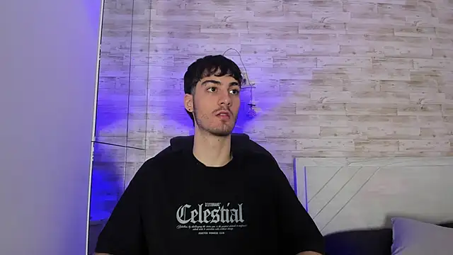 Emir Ozan  online show from February 2026 06:12:02 PM