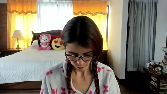 Charlotte-Willson online show from March 2026 09:00:01 PM