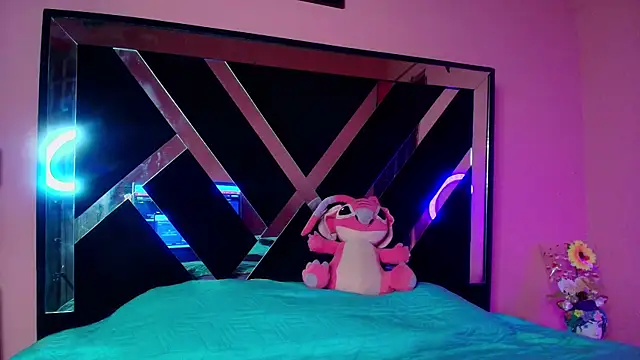 Venus2357 online show from March 2026 05:44:01 AM