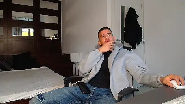 Snapshot of ElijahThorne chatting on February 2026 08:08:02 AM ElijahThorne online show from February 2026 08:08:02 AM