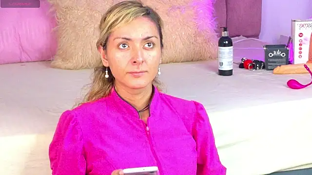 Lunitaa Diva online show from December 2025 02:36:02 PM